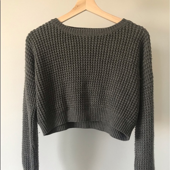 3/25 Forever 21 Grey Cropped Knit Sweater - Picture 6 of 8